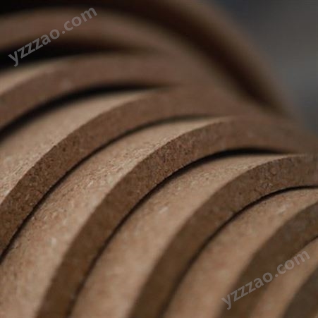 软木卷材品种多 软木卷材可以做为软木地板